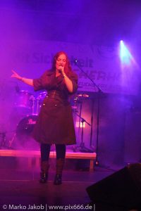 Üebermutter auf dem Veidstanz Festival 2018 (c) 2018 Marko Jakob