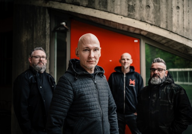 Absurds Minds - Chriz Ruiz